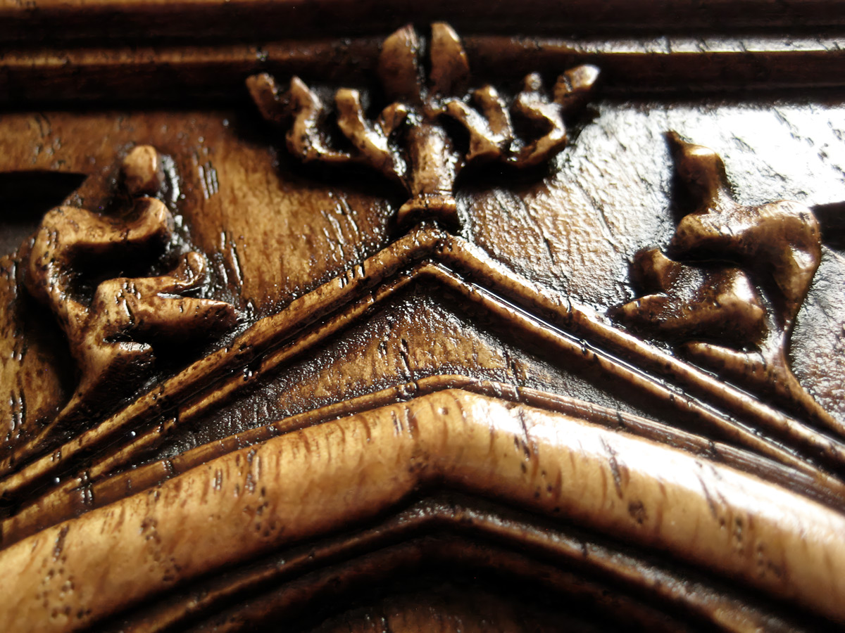 Finished panel: closeup of finial